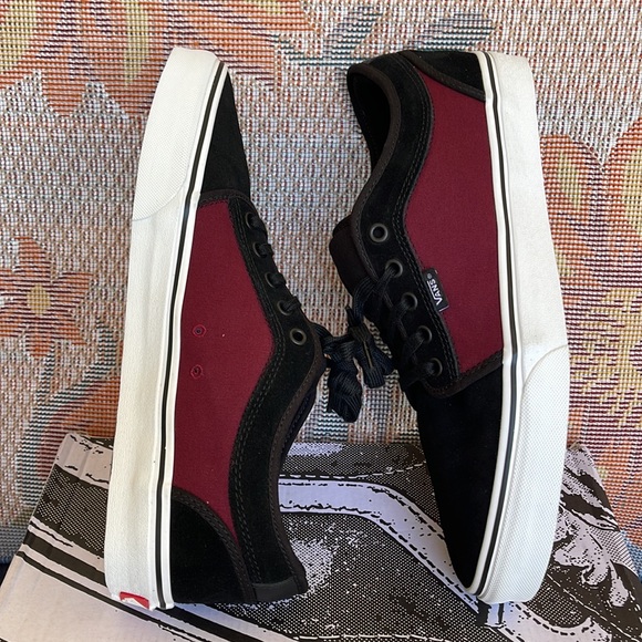 Vans WMNS Skate Chukka Low 
Port/Black
VN0A4BX402Y
Sneakers - athletic shoes - Picture 12 of 16